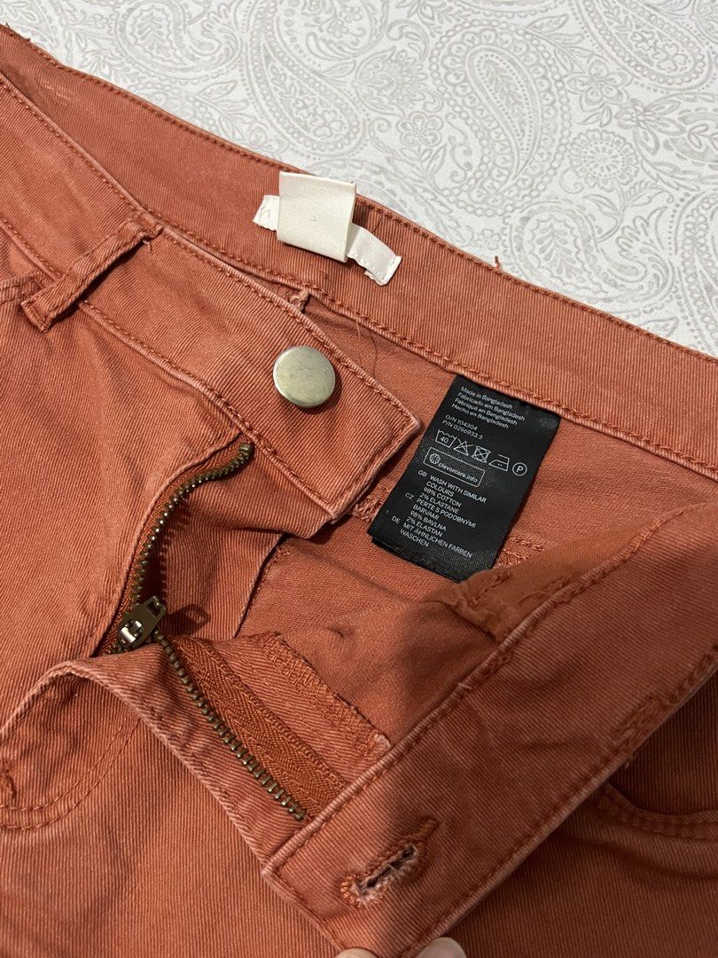 H&M loungwear copper colored shorts (Category: Shorts) located in Manila. Submitted by justppatterns (Listing ID 1452855134, Image 3). Description: Fits XS-S .