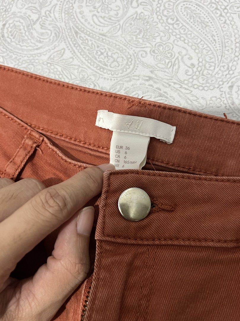 H&M loungwear copper colored shorts (Category: Shorts) located in Manila. Submitted by justppatterns (Listing ID 1452855134, Image 2). Description: Fits XS-S .