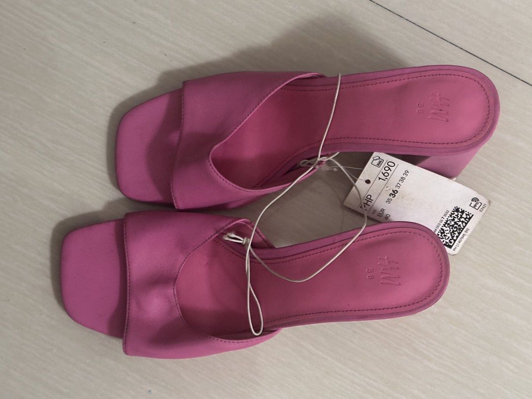 H&M Pink Block Heel Mules Sandals Size 36 (Category: Heels) located in Pasay City. Submitted by a.daneee (Listing ID 1452844608, Image 2). Description: - Brand: H&M - Color: Pink - Style: Block heel mules - Toe Style: Open toe - Heel Type: Comfortable block heel - Size: 36 EUR - Condition: Brand new with original tags attached - Versatility: Perfect for dressing up or down no issue just dirty .