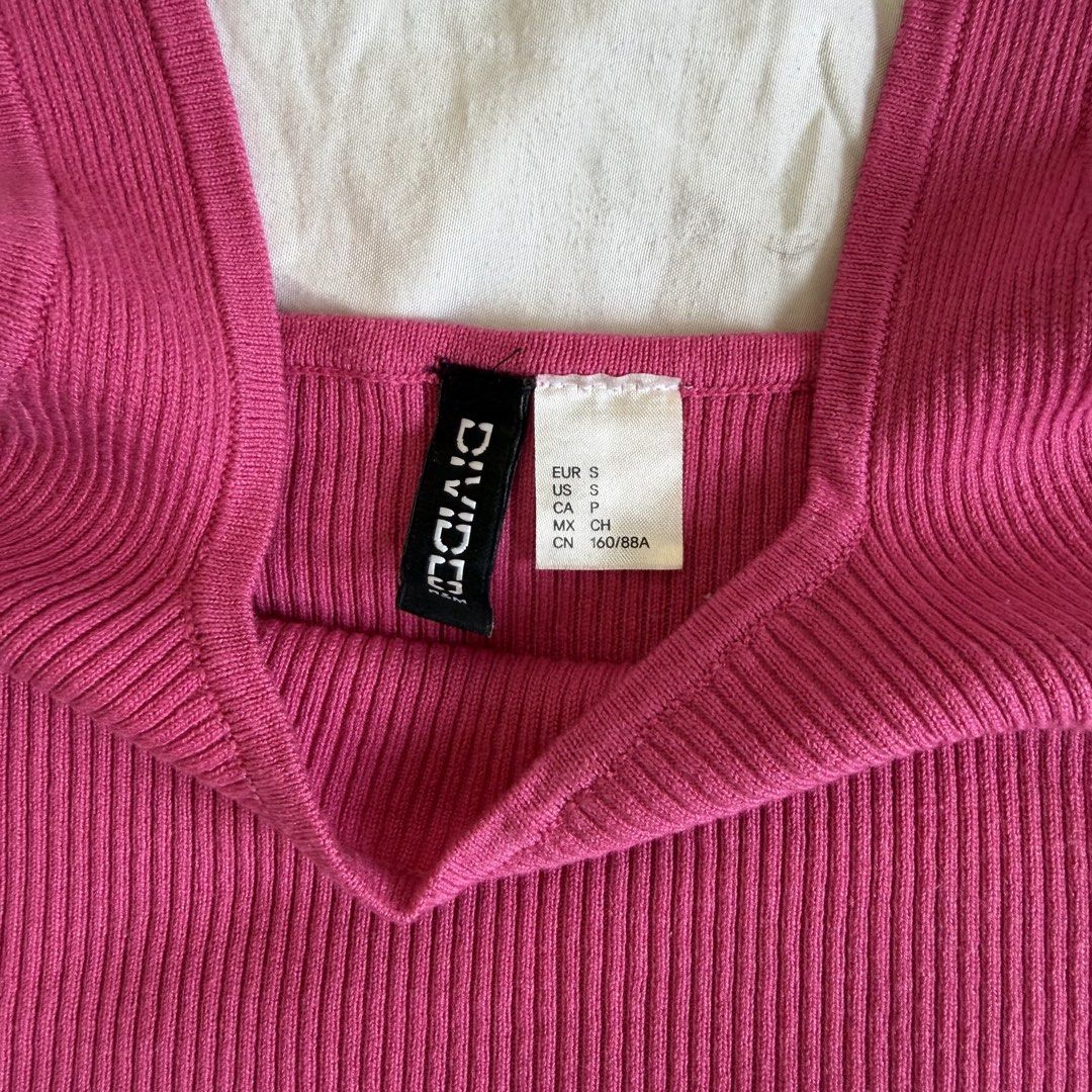 H&M Pink Ribbed Square Neck Crop Top (Category: Shirts) located in Cavite. Submitted by kydeclutter (Listing ID 1452778429, Image 2). Description: - Pink ribbed crop top - Cropped length (waist-hitting) - Very stretchy material; ribbed.