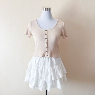 (Category: ) located in . Submitted by rosywardrobe (Listing ID 1452810519, Image 1). Description: .