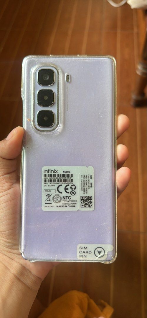 Infinix Hot50 pro+ (Category: Other Mobile & Gadget Accessories) located in Cebu City. Submitted by smberse (Listing ID 1452777123, Image 2). Description: Inclusion with charger Like new since used only for ML.