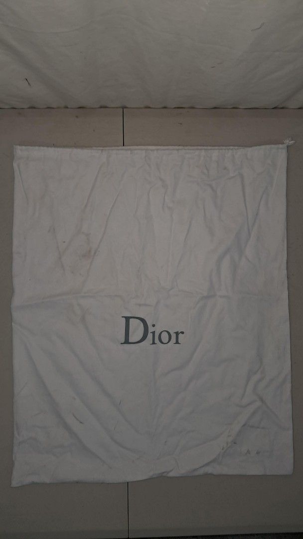 Japan Dior Bag/Storage need wash (Category: Luxury Bags & Wallets) located in Bulacan. Submitted by amarijapansurplus (Listing ID 1452784968, Image 2). Description: 📌as is 📌WYSIWYG 📌First to pay basis 📌Auto pass sa COD iwas scam sa part ko 📌MOP: GCASH 📌MOD: Pick-up, Lalamove (motorcycle) or J&T/Flash Express/SPX Express 📌Return and Exchange Store Policy, Strictly No Refund 📌Loc. Panginay, Balagtas, Bulacan 🇯🇵AMARI Japan Surplus🇯🇵.