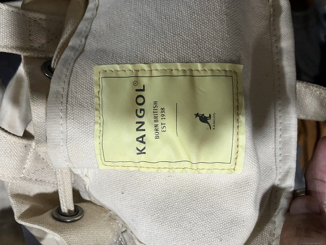 Kangol authentic bag 🔥 (Category: Cross-body Bags) located in Manila. Submitted by fel.items.from.japan (Listing ID 1452854304, Image 2). Description: Excellent need wash only .