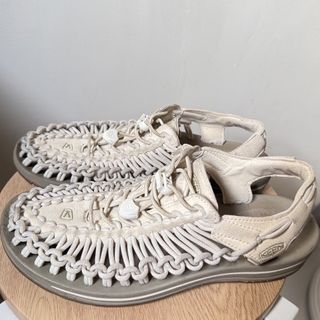 (Category: ) located in . Submitted by trishaswardrobe (Listing ID 1452877003, Image 1). Description: .