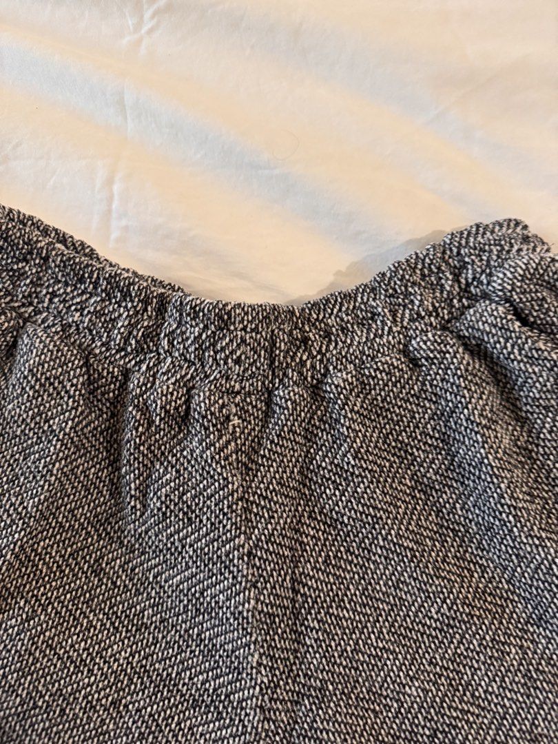 Knit Herringbone Pattern Shorts (Category: Shorts) located in Quezon City. Submitted by ianne.declutter (Listing ID 1452833582, Image 3). Description: - Stylish herringbone pattern shorts - Comfortable elastic waistband - Trendy cuffed hems with a contrasting stripe - Ideal for casual wear - Versatile and easy to pair with any top.