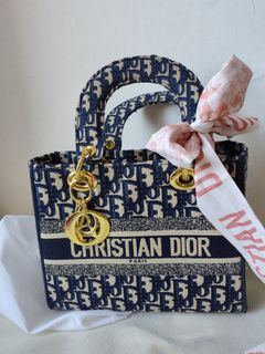 (Category: ) located in . Submitted by stargirlthrift (Listing ID 1452719634, Image 1). Description: .