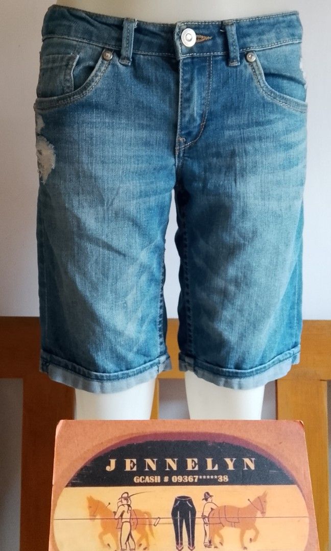 Levi's Bermuda short women (Category: Shorts) located in Calbayog City. Submitted by jen1027 (Listing ID 1452744322, Image 2). Description: Price:350 + Sf Levi's Bermuda Short For Women Size 16 On Tag Actual Fit 29-30 Stretch Actual Length 17 Made In China Good Condition Need Wash ⛔ Payment first ⛔MOP-Gcash ⛔ Location -Calbayog City Samar ⛔pm for interested.