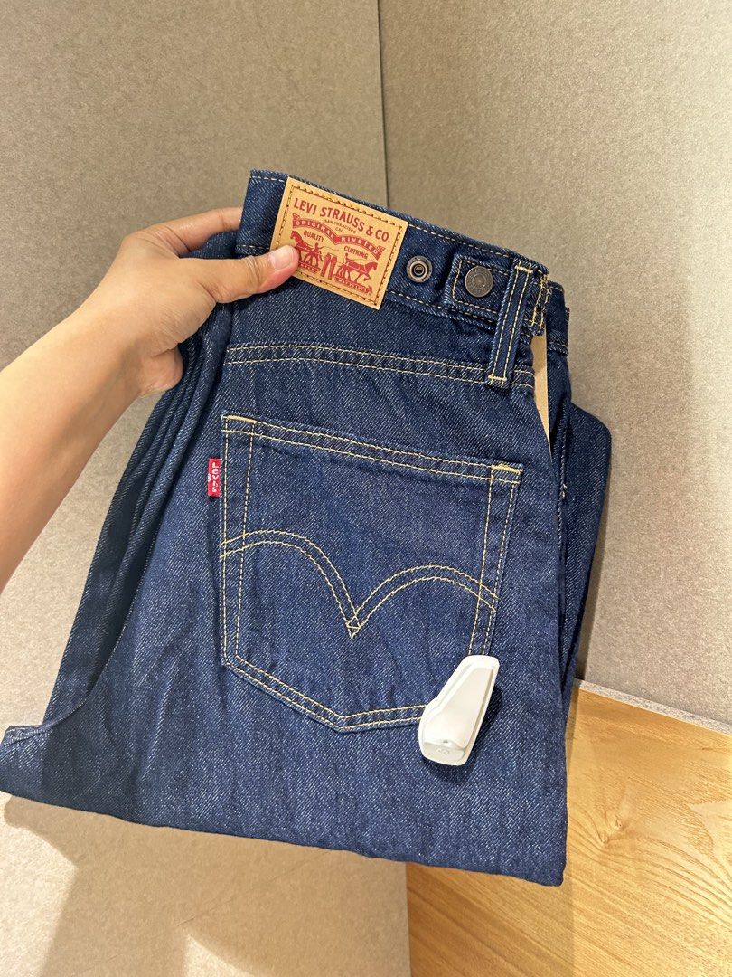 Levis cinch baggy indigo 25 & 32 available (Category: Jeans) located in Calamba. Submitted by biyanggg (Listing ID 1452761756, Image 2). Description: Brandnew / w paperbag Plus sf.