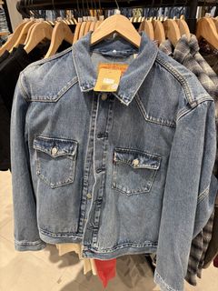 (Category: ) located in . Submitted by classico_collections (Listing ID 1452734016, Image 1). Description: .