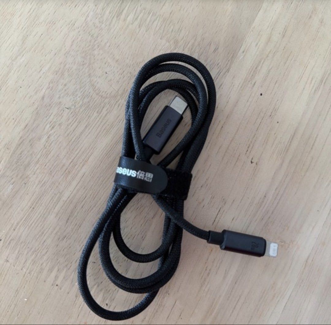 lightning cable (Category: Chargers & Cables) located in Singapore. Submitted by thisisadelina (Listing ID 1452745182, Image 1). Description: used once or twice self collect 422b northshore drive or arrange own courier.