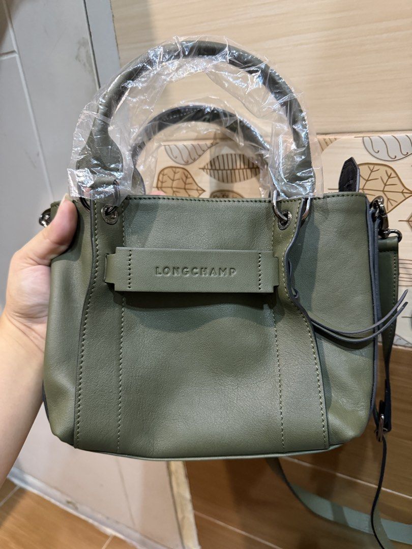 Longchamp 3D Handbag S never been used (Category: Cross-body Bags) located in Quezon City. Submitted by rachellim20244 (Listing ID 1438877154, Image 3). Description: RFS: DECLUTTERING.