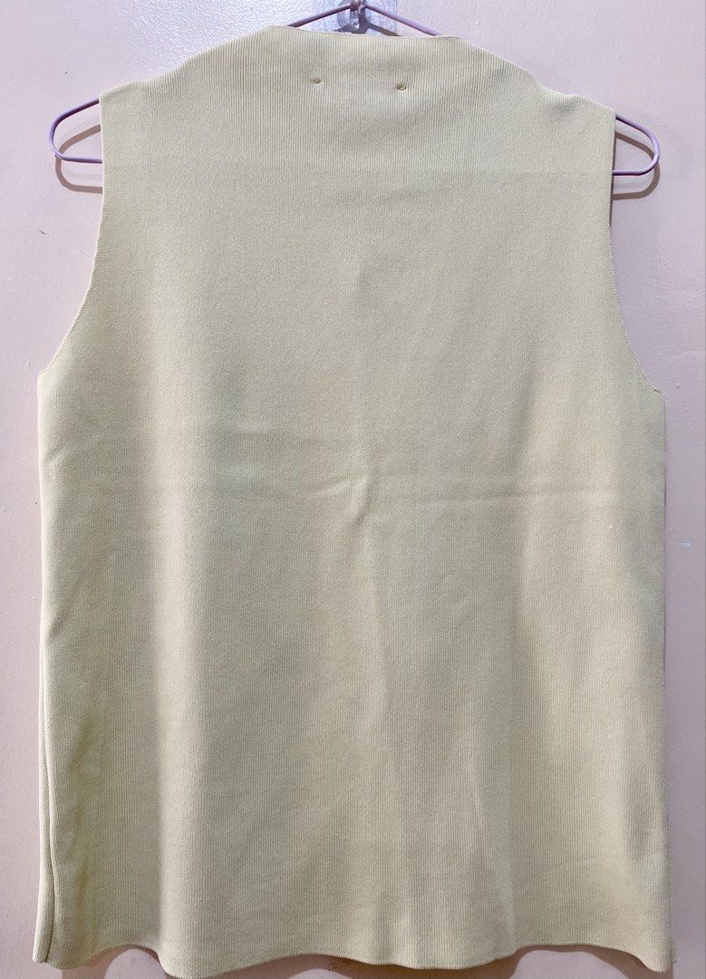 ‼️Sale‼️ Love Bonito Sleeveless Knit Top (Category: Sleeveless) located in Quezon City. Submitted by thebusybeee (Listing ID 1452773747, Image 3). Description: - Mint Green sleeveless knit top from Love Bonito - Ribbed texture all over - High neckline - Versatile for layering or wearing alone - Fits size Small to Semi Large - Stretchable fabric Pit to pit/Bust: 34-38 Width: 34-38 Length: 23 .