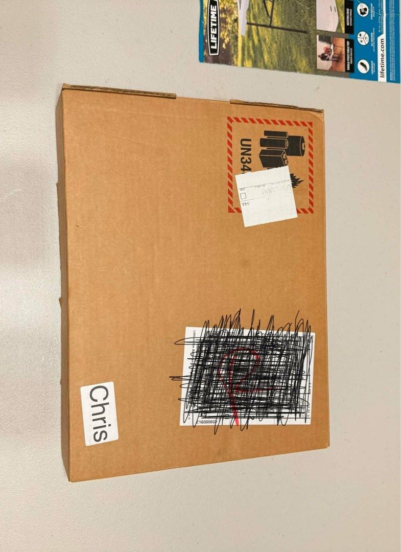 Macbook M4 (Category: iPad) located in Quezon City. Submitted by nmauro (Listing ID 1452804631, Image 3). Description: Brand New Macbook Air M4 High Specs 32gb RAM 512gb Storage Cycle count: 3 Shipped from Canada Binuksan lang never nagamit BYPASS.