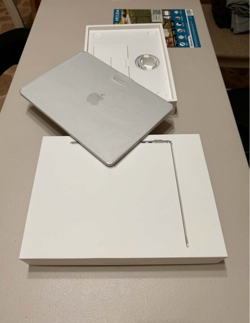 Macbook M4 (Category: iPad) located in Quezon City. Submitted by nmauro (Listing ID 1452804631, Image 2). Description: Brand New Macbook Air M4 High Specs 32gb RAM 512gb Storage Cycle count: 3 Shipped from Canada Binuksan lang never nagamit BYPASS.