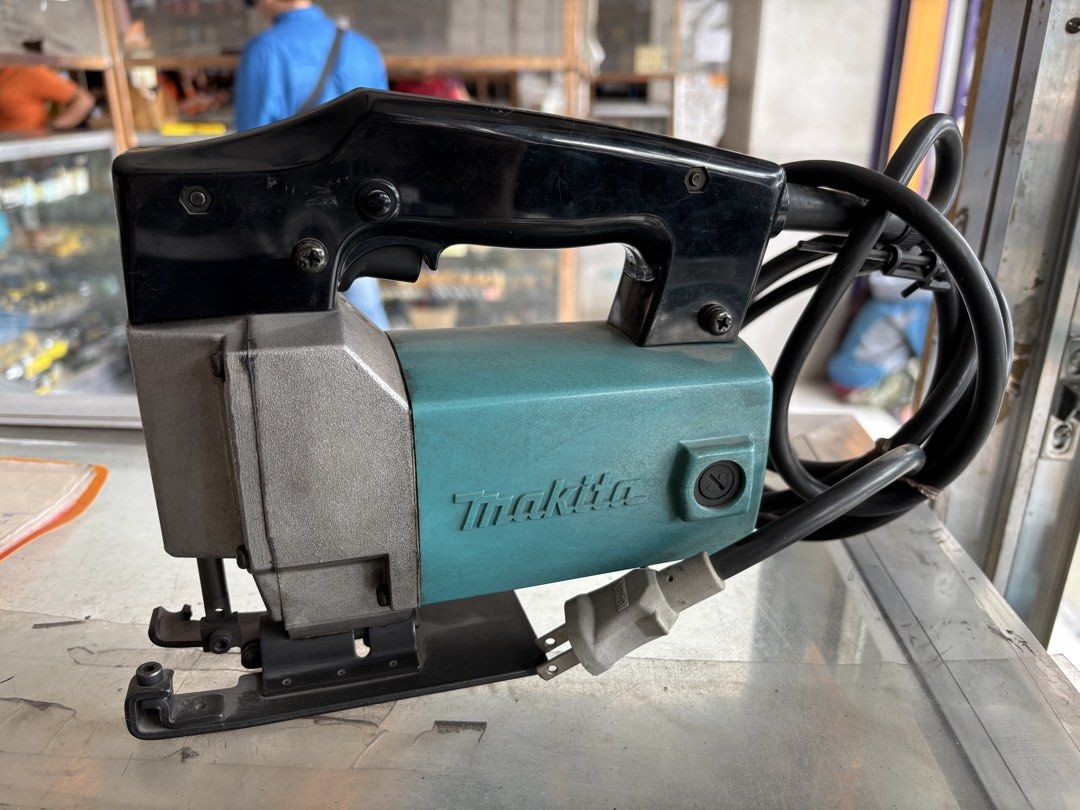 Makita Jigsaw Power Tool 4300BA (Category: Construction Tools & Equipment) located in Quezon City. Submitted by MilotheMaltese (Listing ID 1452709690, Image 2). Description: Brand new available, photo just for display .