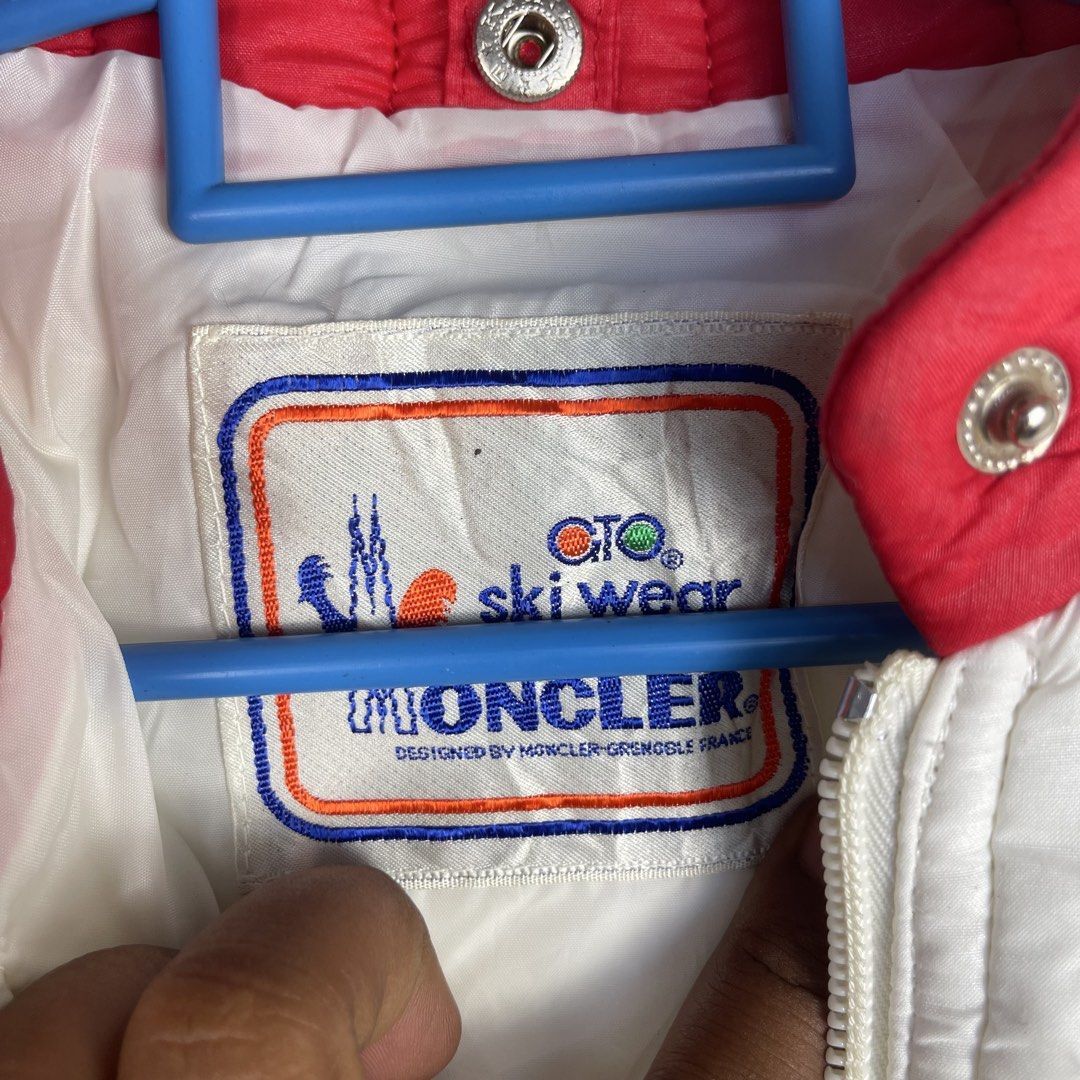 Moncler Jacket (Category: Coats, Jackets and Outerwear) located in Kota Bharu. Submitted by diapex_ (Listing ID 1452745513, Image 2). Description: Co2 Item Belum Dicuci Postage DFOD Pit - 17 Labuh - 22 ￼.