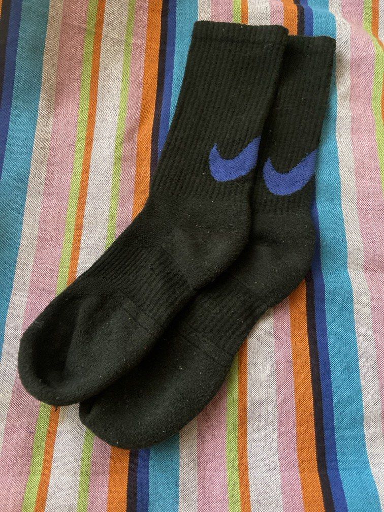 Nike black drifit socks (Category: Activewear) located in Pasig City. Submitted by sandace (Listing ID 1452793334, Image 1). Description: Authentic Size M.