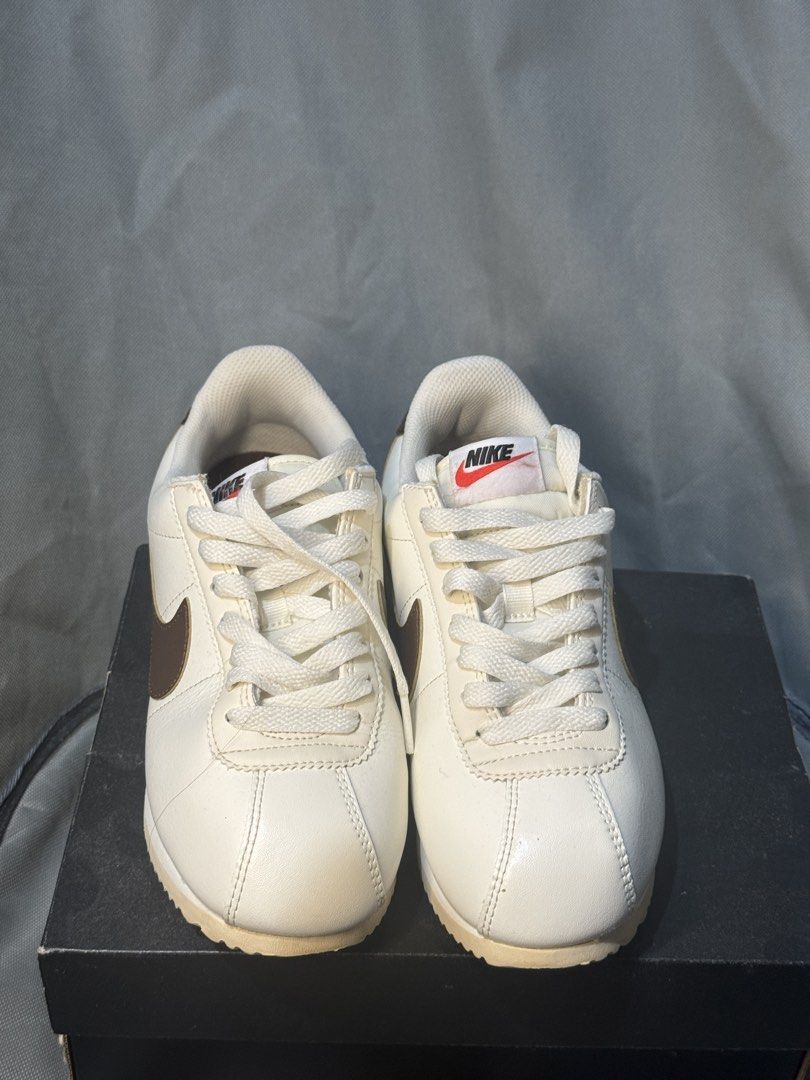 Nike Cortez Cacao (Category: Sneakers) located in Manila. Submitted by acbdacbd (Listing ID 1452864139, Image 2). Description: - Classic Nike Cortez sneakers - White leather with brown swoosh and heel tab - Secure lace-up closure - Comfortable and stylish for everyday wear - Perfect for casual outfits.