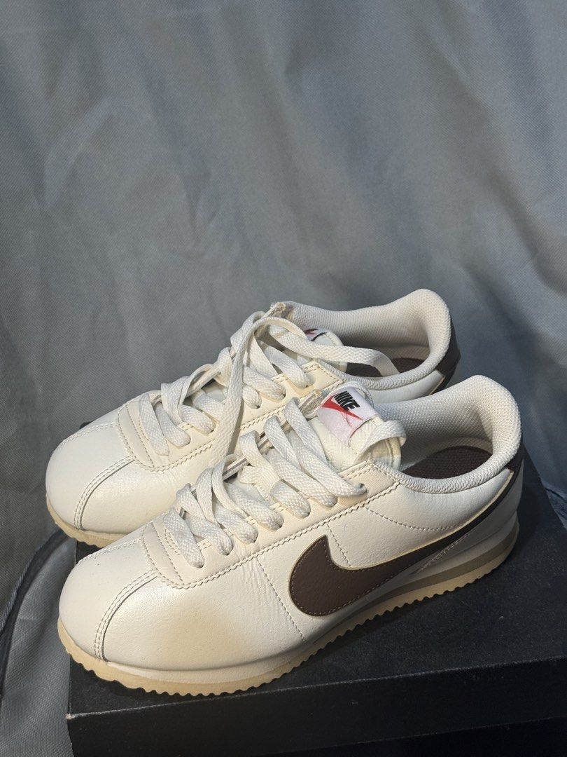 Nike Cortez Cacao (Category: Sneakers) located in Manila. Submitted by acbdacbd (Listing ID 1452864139, Image 3). Description: - Classic Nike Cortez sneakers - White leather with brown swoosh and heel tab - Secure lace-up closure - Comfortable and stylish for everyday wear - Perfect for casual outfits.