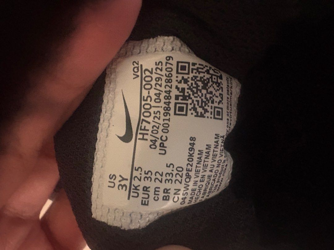 Nike Star Runner 5 Black Kids Shoes (Category: Babies & Kids Fashion) located in Las Pinas. Submitted by josh1301 (Listing ID 1452780970, Image 3). Description: - Black Nike Star Runner 5 shoes for kids - Size 3Y - Easy velcro straps for quick on and off - Breathable mesh upper - Durable rubber outsole Brand new! Bought in Japan. Too small for my son. Size 22 cm..