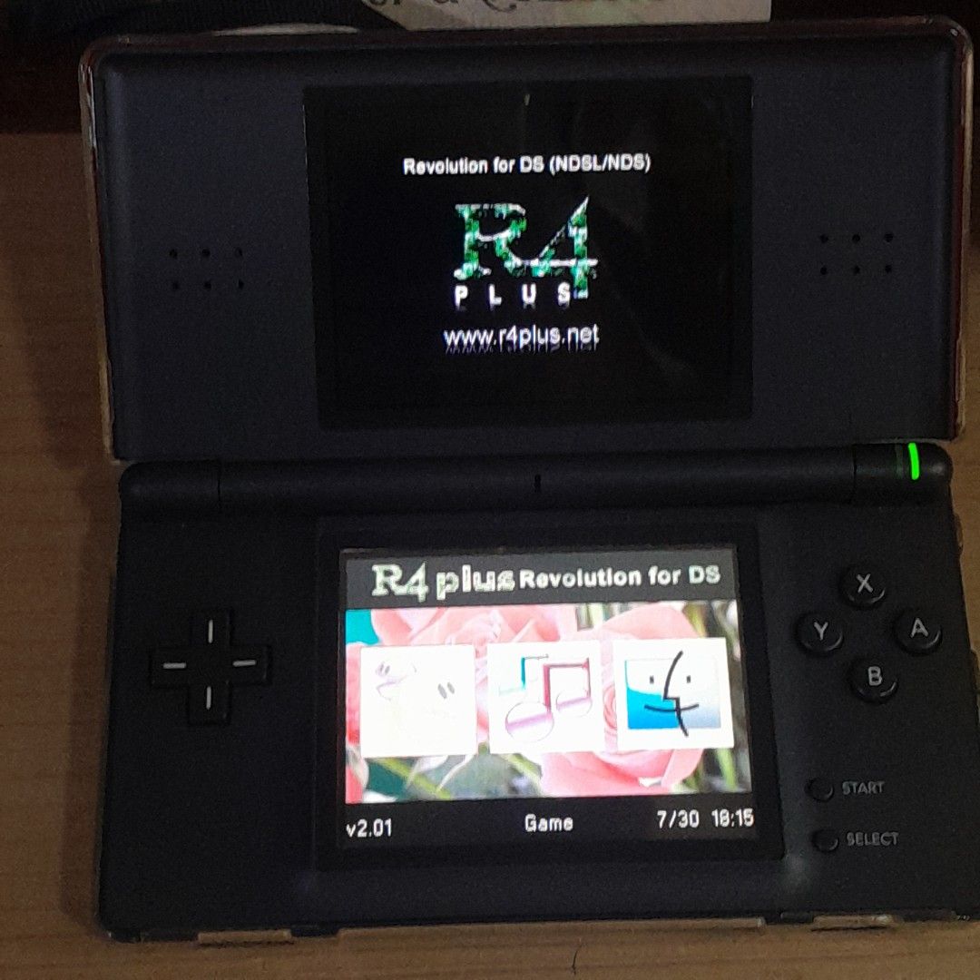 Nintendo DS Lite (Category: Nintendo) located in Las Pinas. Submitted by 84vintage (Listing ID 1452807640, Image 3). Description: Nintendo DS Lite in Minty and excellent condition. Tested working with an R4 ( not included). Sold as is where is only.