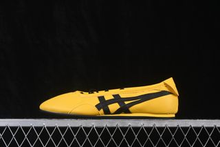 (Category: ) located in . Submitted by outlet.sneaker.shop (Listing ID 1452704242, Image 1). Description: .