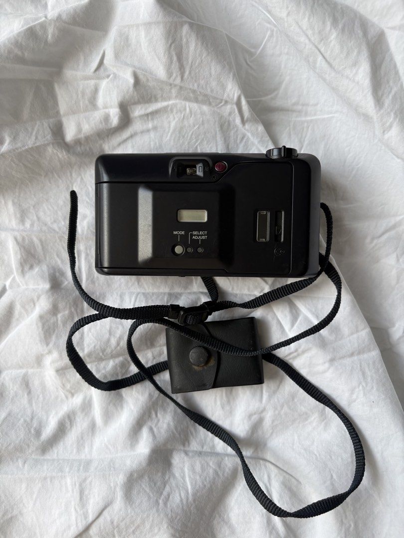 Pentax Espio AF Zoom Full Macro Film Camera (Category: Cameras) located in Pasig City. Submitted by parall3lles3m (Listing ID 1452703643, Image 3). Description: Pentax Espio AF Zoom 35mm film camera Battery: CR123A Flash working With signs of use - scratches on flash and viewfinder (external) Inclusions: Original pouch.