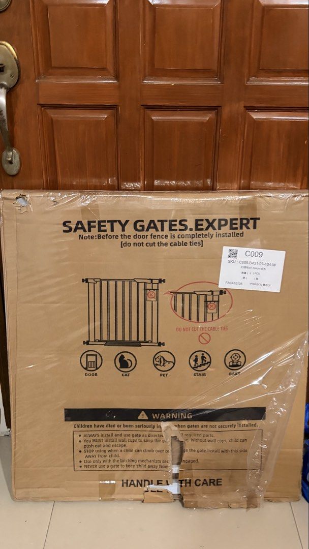Pet Gate Barrier (Category: Safe) located in Pateros City. Submitted by mushdeclutters (Listing ID 1452744592, Image 1). Description: Size is posted Super mura na to Extra lang to kaya binebenta.