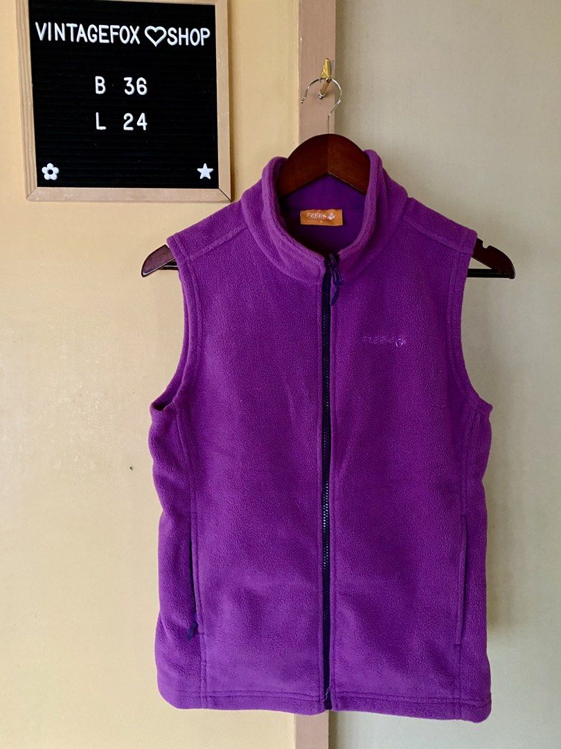 puffer vest microfleece purple blue (Category: Vests) located in Baguio. Submitted by vintagefox (Listing ID 1452793931, Image 2). Description: Blue plaid puffer 250 Purple microfleece 180 discount bundle price if you get both 😊.