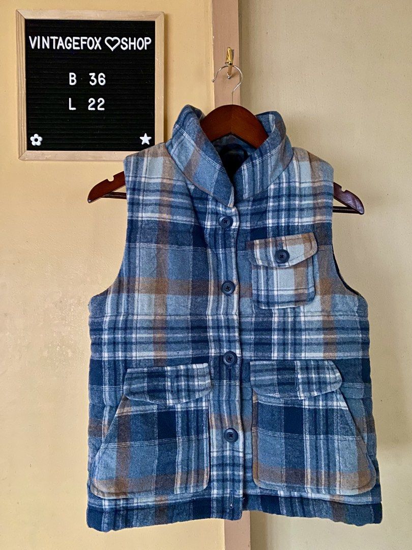 puffer vest microfleece purple blue (Category: Vests) located in Baguio. Submitted by vintagefox (Listing ID 1452793931, Image 1). Description: Blue plaid puffer 250 Purple microfleece 180 discount bundle price if you get both 😊.