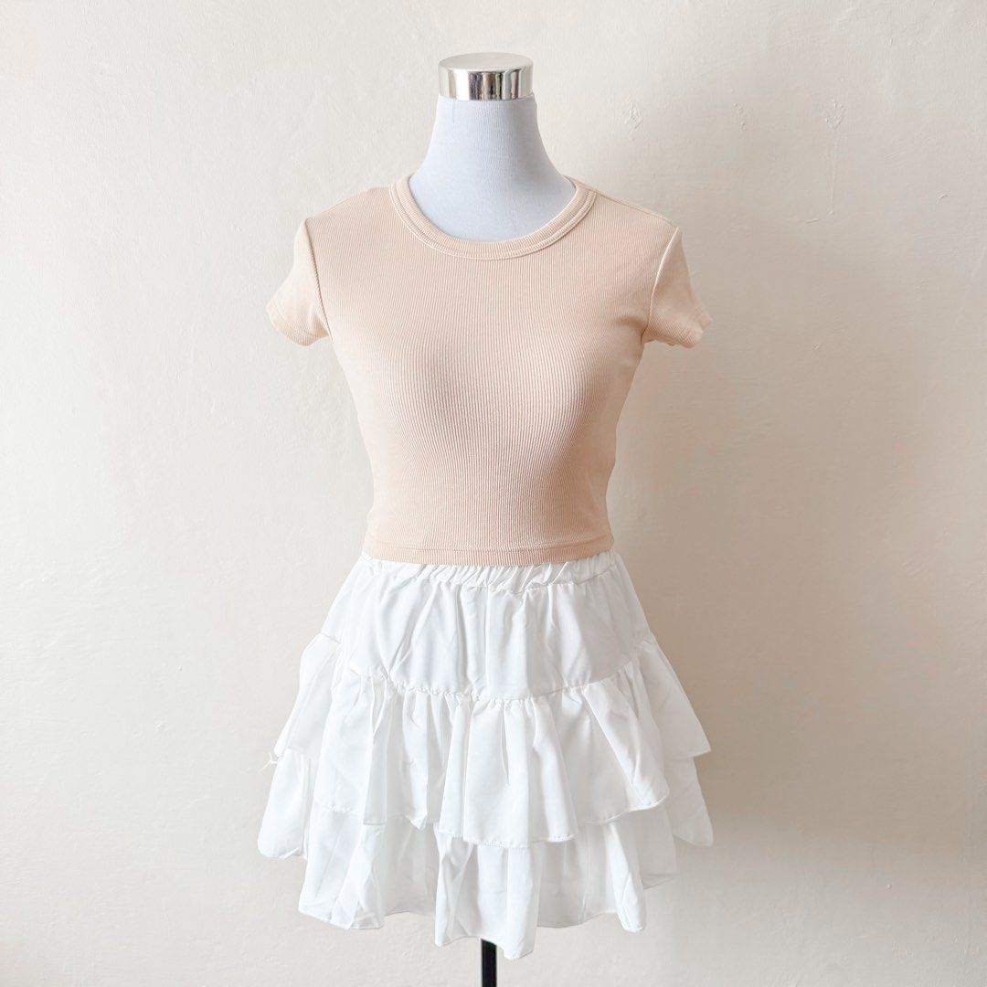 Pull & Bear Ribbed Basic Crop Top (Category: Others Tops) located in Antipolo. Submitted by rosywardrobe (Listing ID 1452835375, Image 1). Description: 🎀 MAKE READING A HABIT 🎀 • No order form, no reservation! • Strictly 1 day reservation • Payment first before order processing • No return, No exchange • Don’t make an offer if you’re not 100% sure • No shipping every weekends — PAYMENT CHANNELS — • GCash • Gotyme • Maya • BDO • BPI • Unionbank 