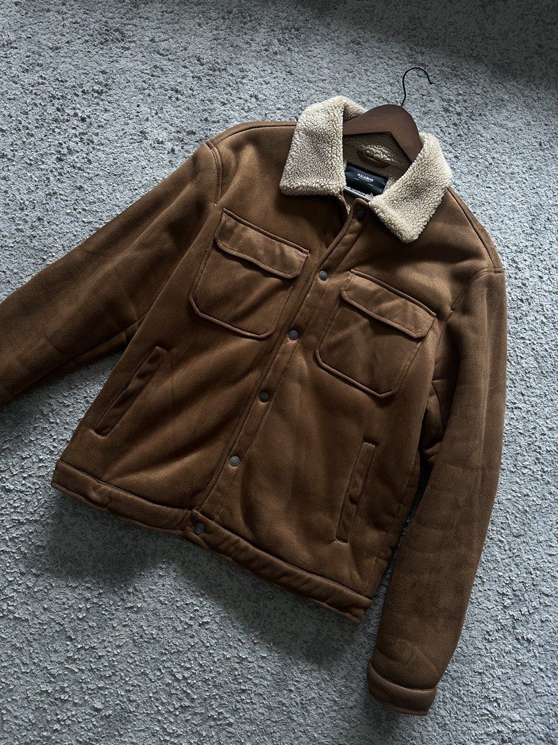 Pull n Bear Jacket (Category: Coats, Jackets and Outerwear) located in Ampang. Submitted by adri.yo (Listing ID 1452744395, Image 2). Description: Retail price : RM 256 NEGOTIABLE!.