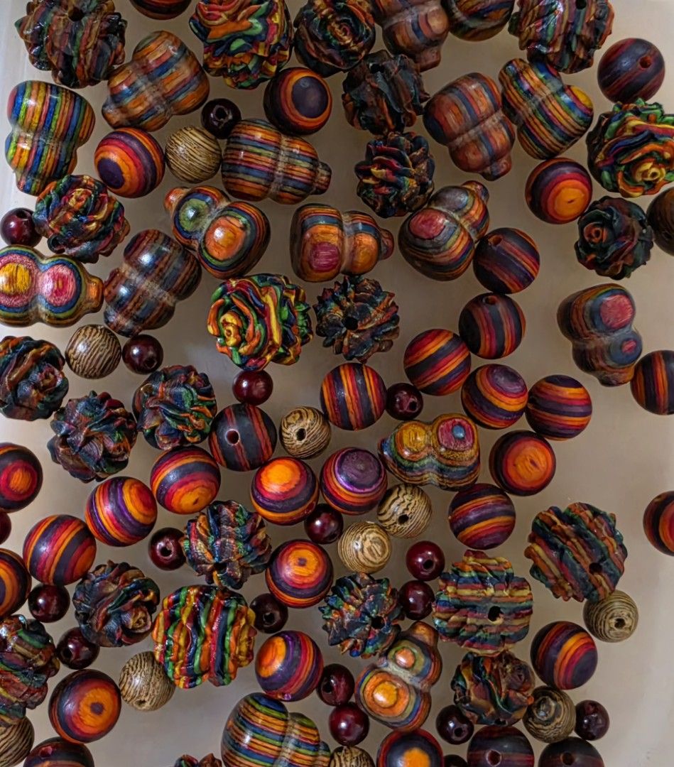 Rainbow eucalyptus - assorted (Category: Craft Supplies & Tools) located in Singapore. Submitted by wdepth (Listing ID 1452792302, Image 1). Description: a pack of Rainbow eucalyptus - includes roses, hulu and beads. the roses are very pretty, 3d roses. free smartpac.