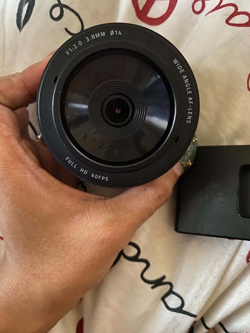 Razer Kiyo Pro Webcam Wide Angle AF Lens (Category: Webcams) located in Lipa City. Submitted by gavinsearss (Listing ID 1452769768, Image 1). Description: - Razer Kiyo Pro Webcam - Full HD (1080p) recording at 60FPS - Wide-angle autofocus lens (f/1.2 aperture, 3.8mm) - Ideal for streaming and video conferencing - Includes webcam and all original accessories.