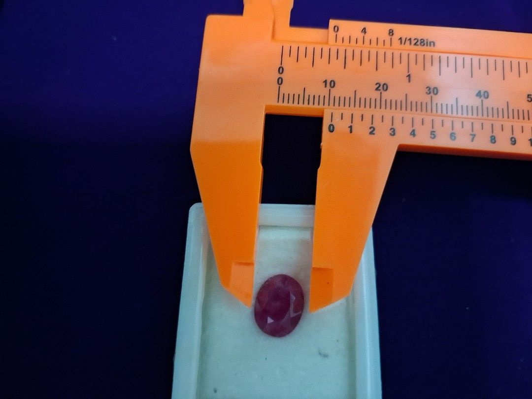 Red ruby (Category: Vintage Collectibles) located in Singapore. Submitted by rare8vintage8 (Listing ID 1452826158, Image 2). Description: Red Ruby gemstone. good for setting on ring..