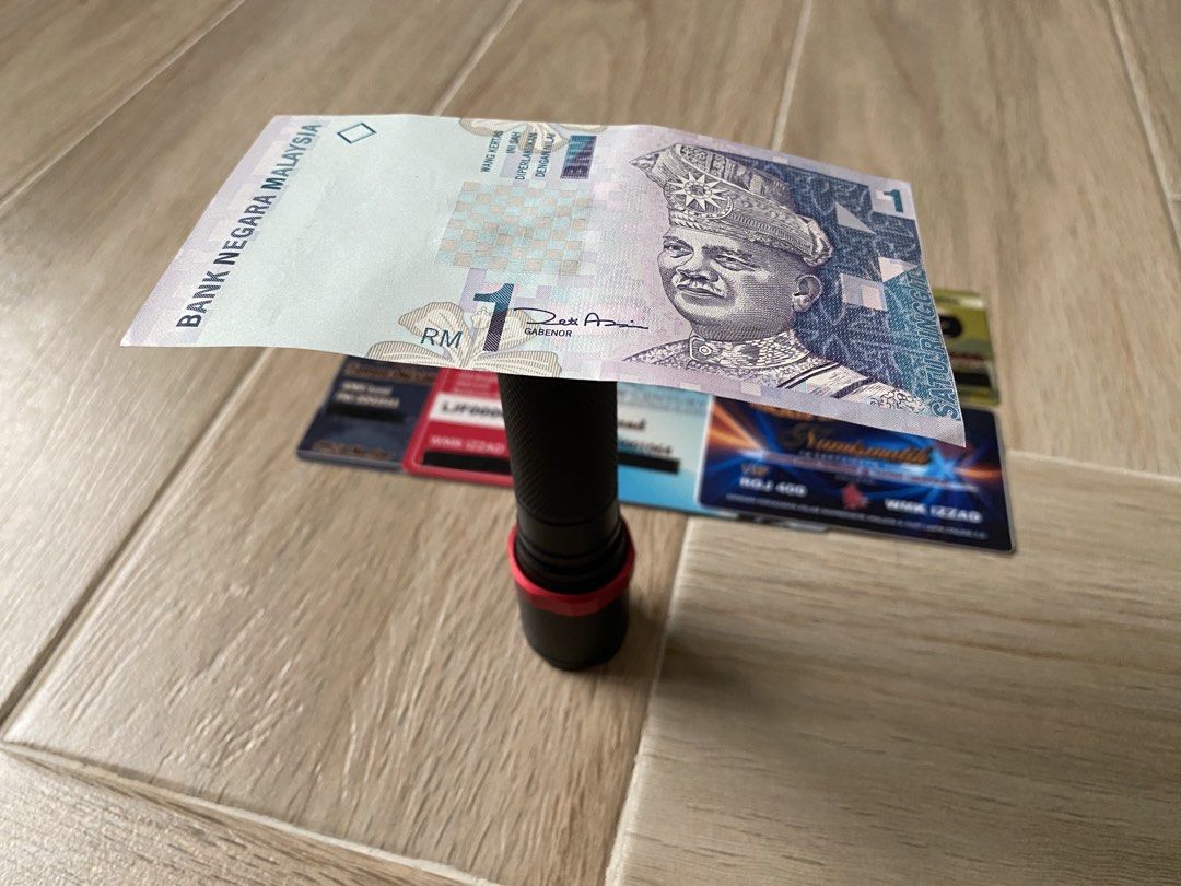RM1 Misalignment Error (Category: Currency) located in Kuala Terengganu. Submitted by wmkizzad (Listing ID 1452745646, Image 3). Description: RM1 Misalignment Error RM48 (sekeping) RM400 (10 keping).
