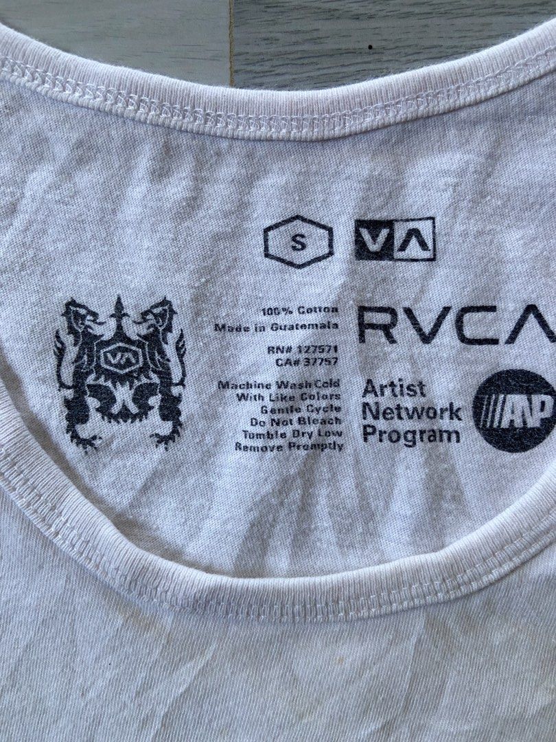 Rvca sando (Category: Activewear) located in Talavera. Submitted by thr1ftyren (Listing ID 1452830326, Image 3). Description: Size small on tag Dimes 19x26 Excellent condition Color rate 9.5/10 Need wash only Mine 350 + sf Location nueva ecija .