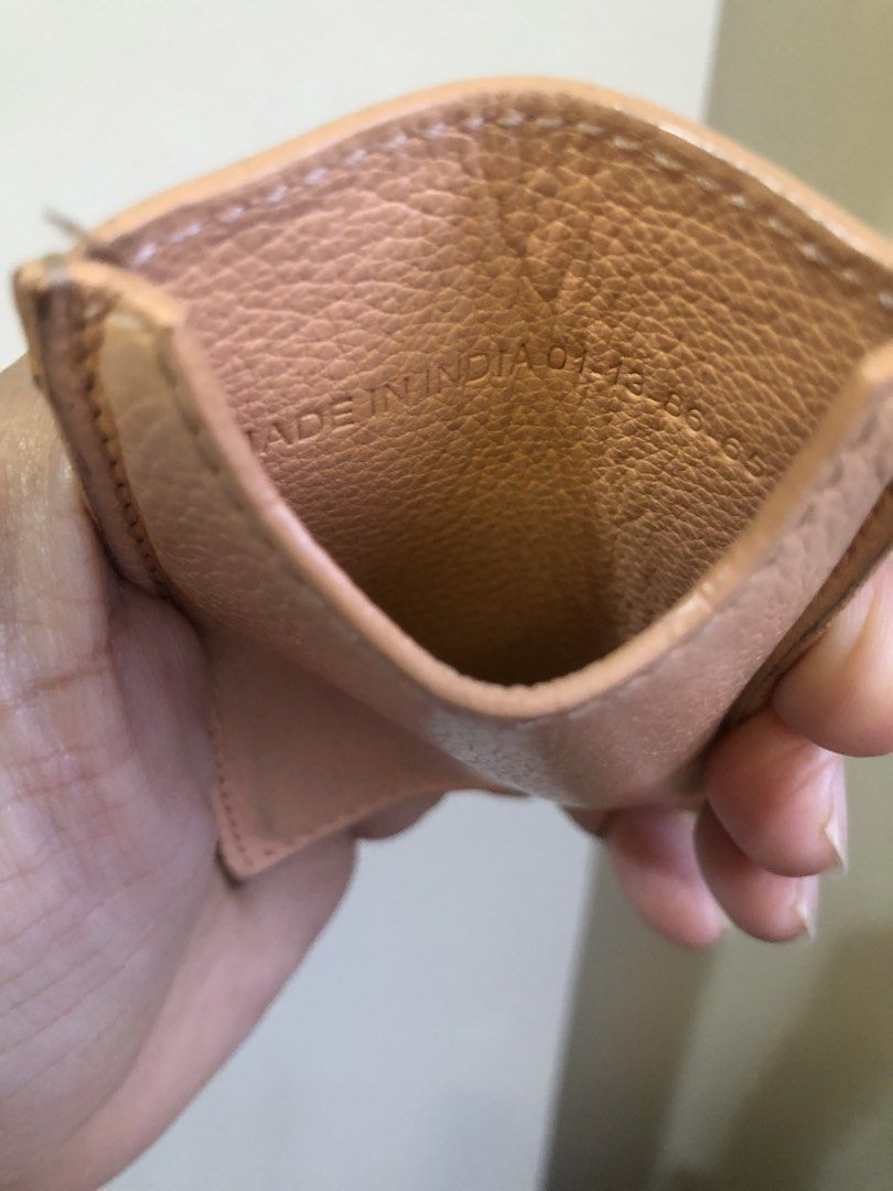 See by chloe leather card holder (Category: Luxury Bags & Wallets) located in Pasig City. Submitted by maricrism68145 (Listing ID 1452724792, Image 3). Description: Japan preloved.