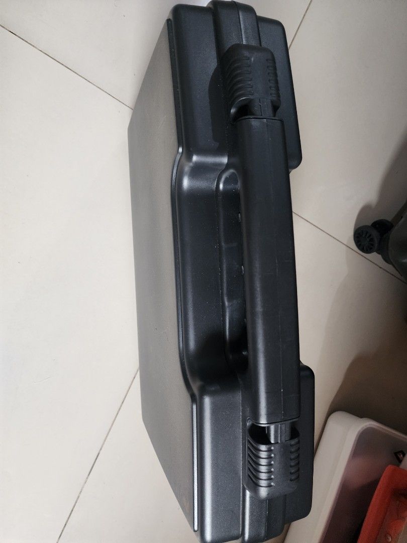 Shure GLXD4 Wireless Microphone System (95% Smooth) (Category: Microphones) located in Muntinlupa City. Submitted by gab1001 (Listing ID 1452723248, Image 3). Description: Shure GLXD4 Wireless Microphone System in excellent condition. 100% fully operational. Perfect for gigs, events, church services, or KTV setups. Product Condition: •Cosmetics: 95% smooth (very minor cosmetic scratches from normal use, no dents) •Functionality: 100% working cond