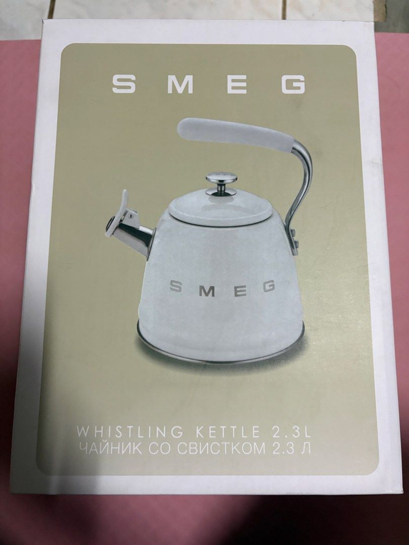 SMEG Whistling Kettle 2.3L Black (Category: Kettles & Airpots) located in San Juan City. Submitted by claricecaswell22 (Listing ID 1452820457, Image 3). Description: - SMEG Whistling Kettle - 2.3L Capacity - Classic Black Design - Boils water quickly - Brand new, still in original packaging.