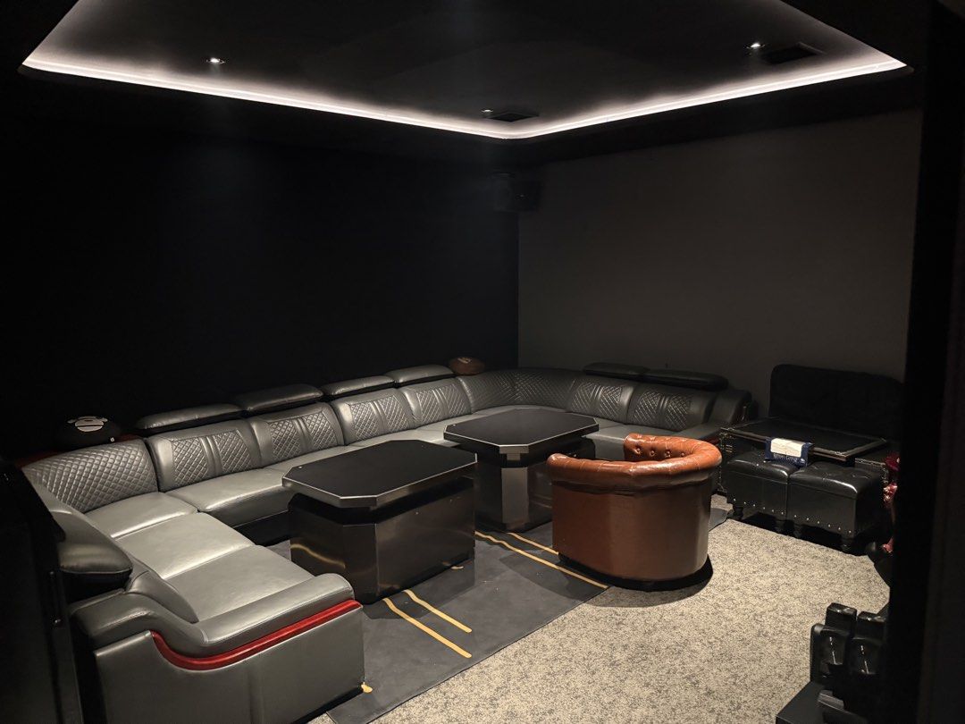SOFA (Category: Sofas) located in Singapore. Submitted by johnny81 (Listing ID 1452755933, Image 3). Description: almost new.