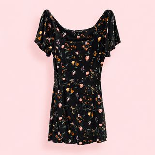 (Category: ) located in . Submitted by ThePrelovedCloset (Listing ID 1452752901, Image 1). Description: .