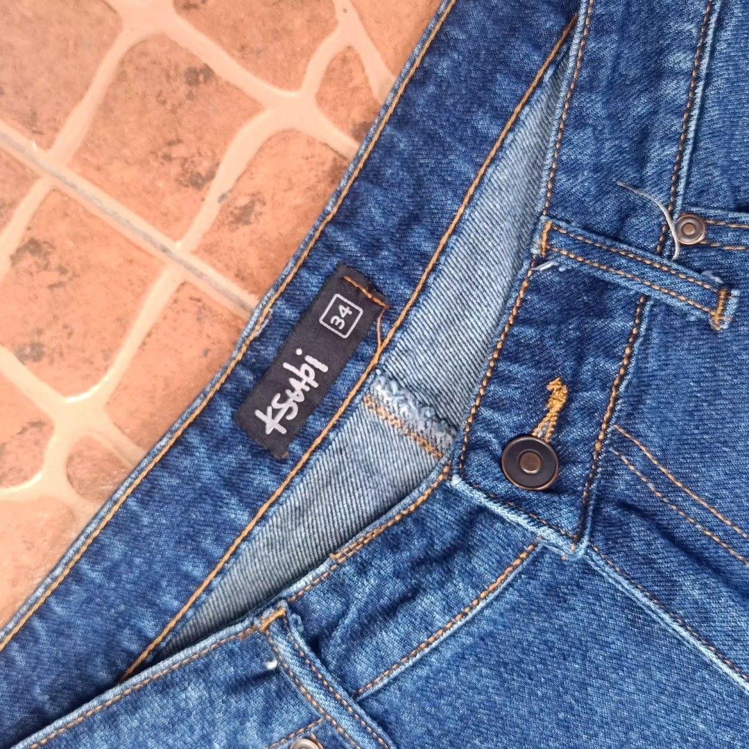 Ksubi Baggy Jorts (Category: Shorts) located in Caloocan City. Submitted by jamesmiguelgggg (Listing ID 1452656346, Image 2). Description: Ksubi Jorts Dimensions: Waistline: 34 on tag, but can fit up to 36 Length: 25 inches Leg opening: 13 inches Issue/s: none Condition: Mine: ₱750 + shipping fee GCash Payment only (PAYMENT FIRST) Courier: J&T or Lalamove Color may vary due to lighting..