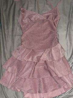 (Category: ) located in . Submitted by jesslynwardrobe (Listing ID 1452853731, Image 1). Description: .