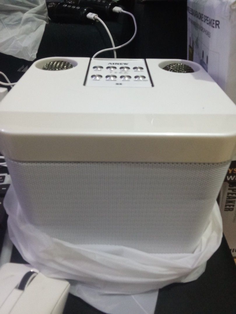 Speaker wid mics (Category: Soundbars, Speakers & Amplifiers) located in Las Pinas. Submitted by mommys_koleksyon011 (Listing ID 1452867508, Image 2). Description: bnew lahat Padala lang Po.