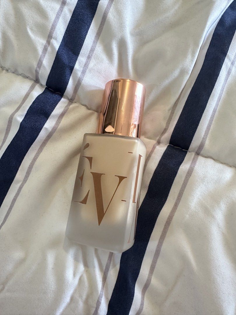 Teviant The Ultimate Skin Master Foundation Pearl (Category: Makeup) located in Davao. Submitted by gentledeer_36a645 (Listing ID 1452786380, Image 1). Description: - Teviant The Ultimate Skin Master Foundation - Shade: Pearl - RFS: WRONG SHADE 🥲🥲🥲 - only used 1 pump legit.