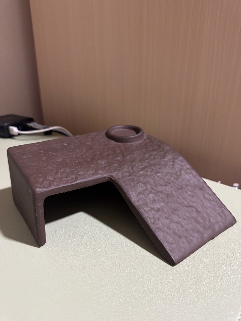Turtle Basking Platform (Category: Homes & Other Pet Accessories) located in Singapore. Submitted by elysar.sg26 (Listing ID 1452842701, Image 3). Description: Hi. Welcome to my Carousell 💕 ------------------------------------------------ Measurements: L16 x W17 x H6cm ------------------------------------------------ Feel free to chat with me if you have any questions. And if you are interested, please make an offer and let me know how you would