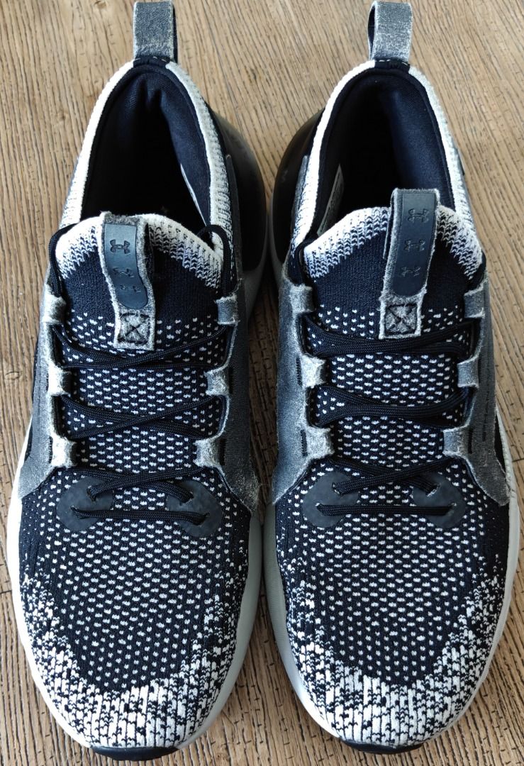 Under Armour HOVR Phantom 3 SE Elevate Black Halo Grey (Category: Sneakers) located in Manila. Submitted by sean_ko821 (Listing ID 1452844917, Image 1). Description: US 9.5 UK 8.5 No Box https://novelship.com/under-armour-hovr-phantom-3-se-elevate-black-halo-grey Price is negotiable Loc is Binondo, Manila.