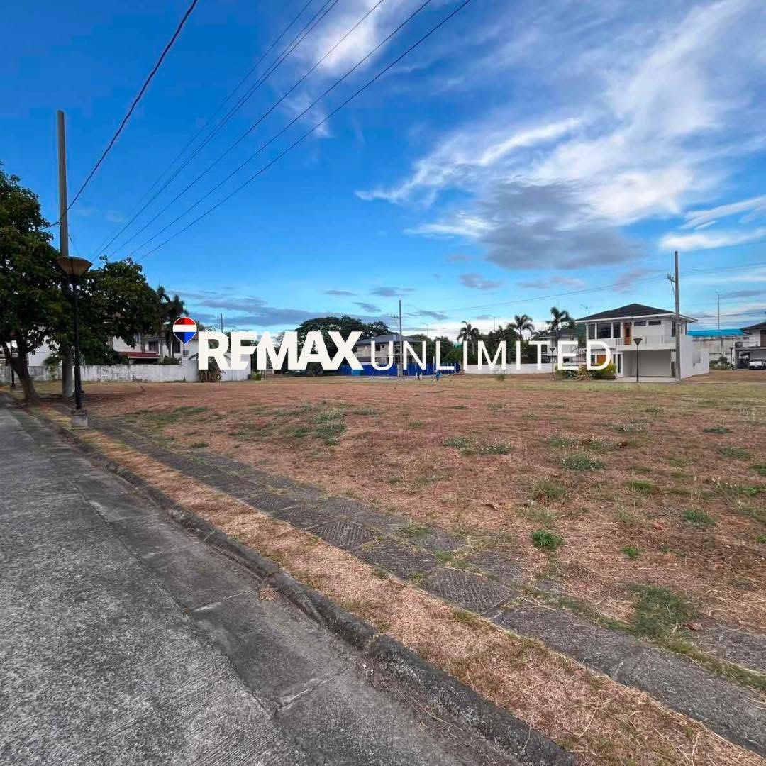Verdana | 200sqm | php7M (Category: Lot) located in Pasig City. Submitted by maraholgado (Listing ID 1452771551, Image 2). Description: Prime Residential Lot in Verdana Homes, Mamplasan, Biñan, Laguna Location: Verdana Homes, Phase 1 – Mahogany Place Property Details: * Lot Area: 200 sqm * Northwest-facing lot * Conveniently located near the clubhouse * Situated in a well-established, secure, and family-friendly neighborhood Selling Price: ₱7,000